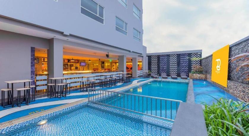 Royal Bay Hotel ماكاسار المظهر الخارجي الصورة